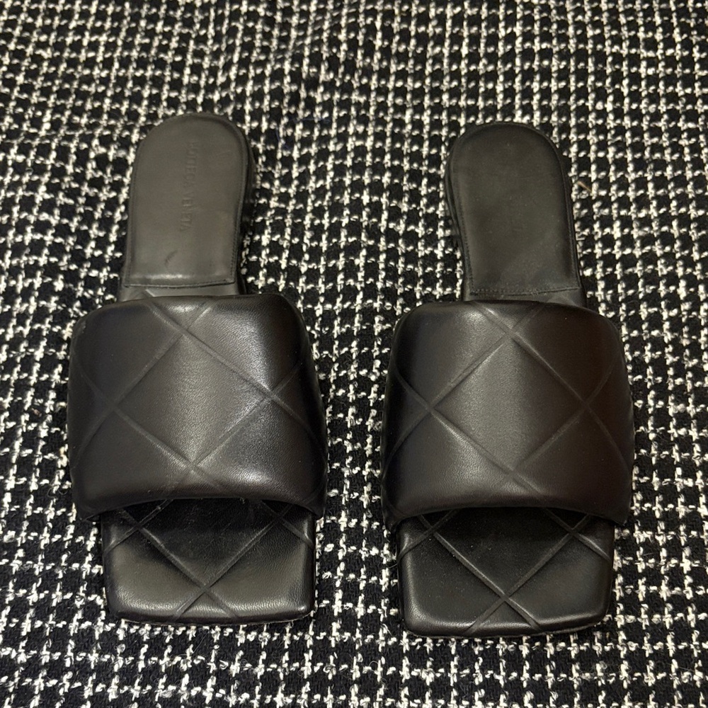 Black Quilted bottega veneta slides